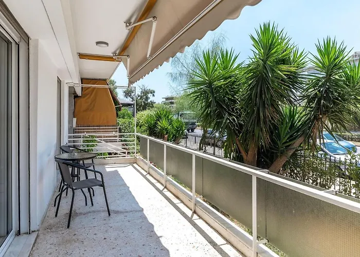 Cozy 2Bd Beachfront Escape In The Heart Of Glyfada