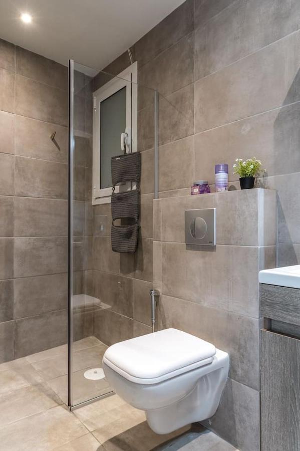 Cozy 2bd Beachfront Escape In The Heart Of Glyfada Appartement *