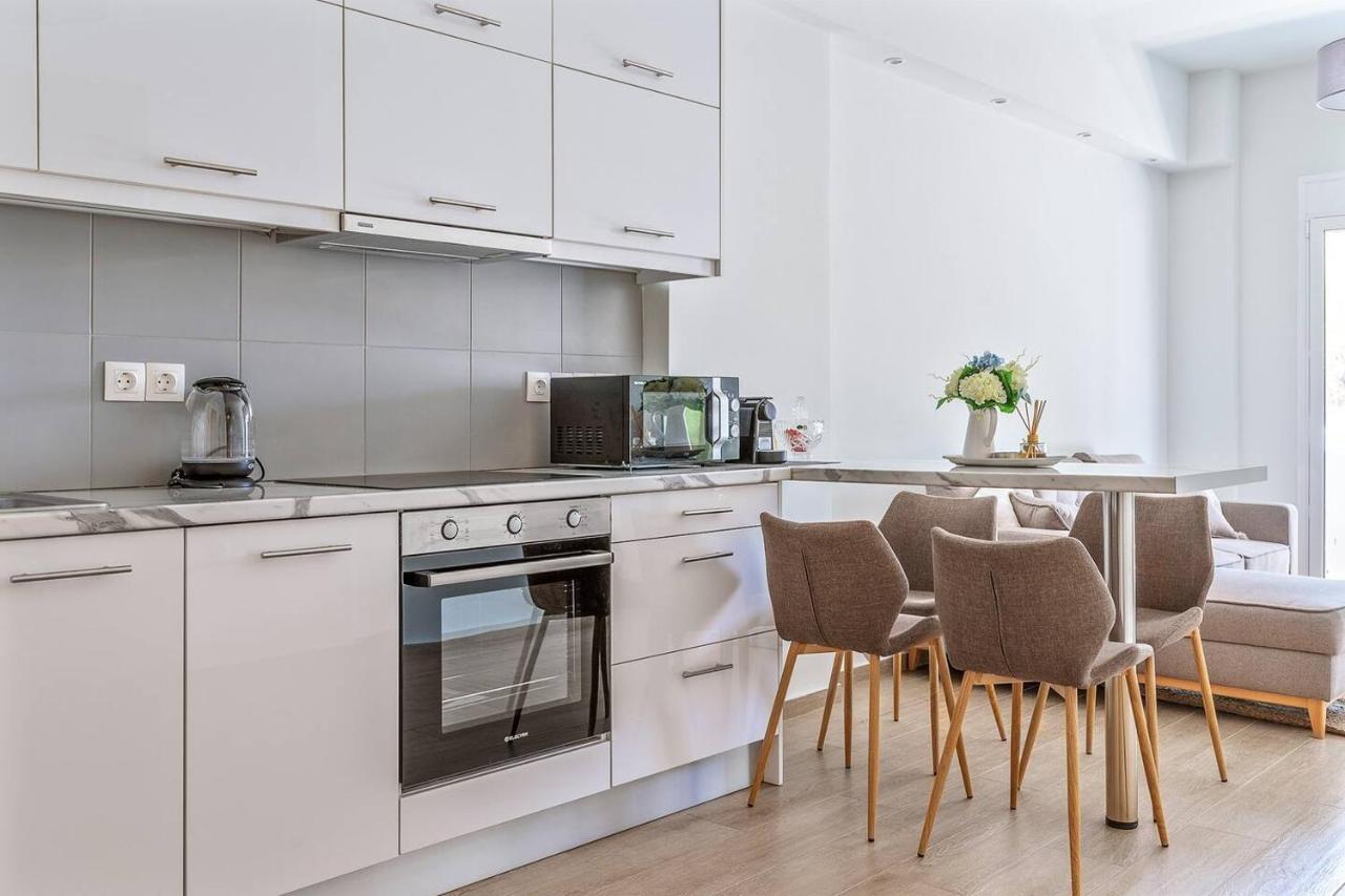 Cozy 2bd Beachfront Escape In The Heart Of Glyfada Athens