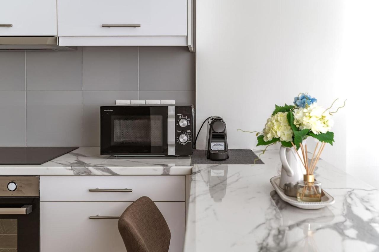 Cozy 2bd Beachfront Escape In The Heart Of Glyfada Apartment *